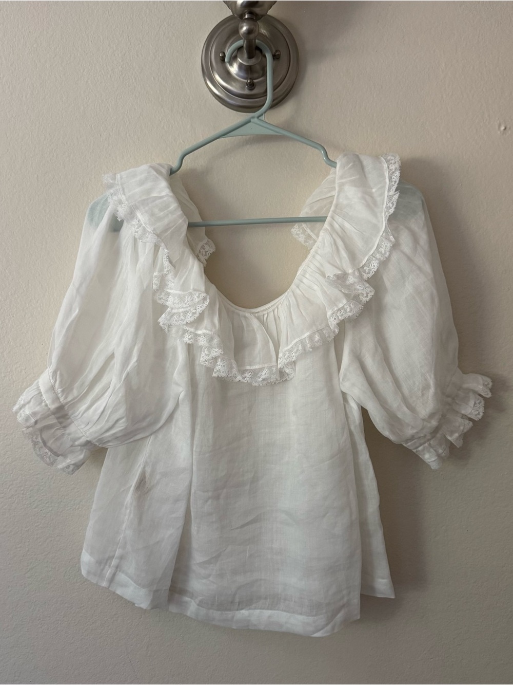 Doen White Ruffle Linen Top